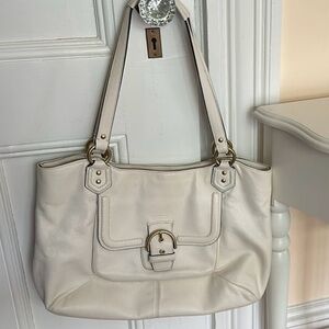 💐GORGEOUS Coach White Cream Shoulder Bag with gold Hardware NWOT.